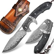 Damascus 73 layers folding pocket knife, handle is Carbone